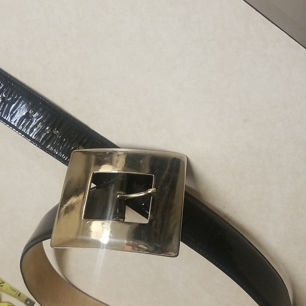 Leatherrock  womens silver buckle belt s 32"